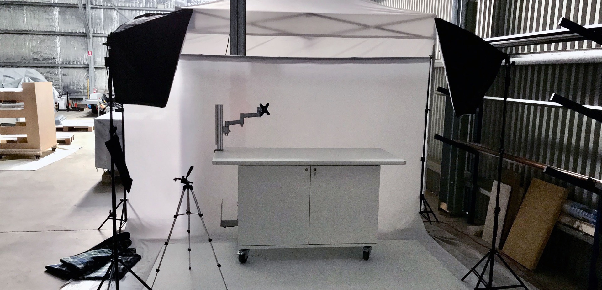Lab Bench Australia mobile laboratory with Atdec mount